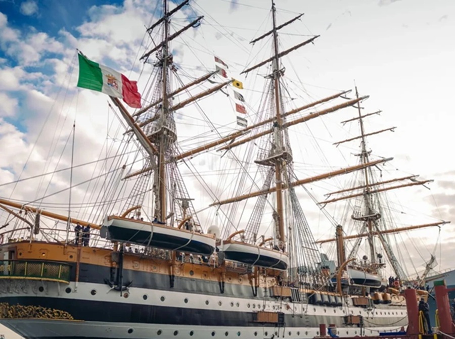 Amerigo Vespucci sets sail on North America tour