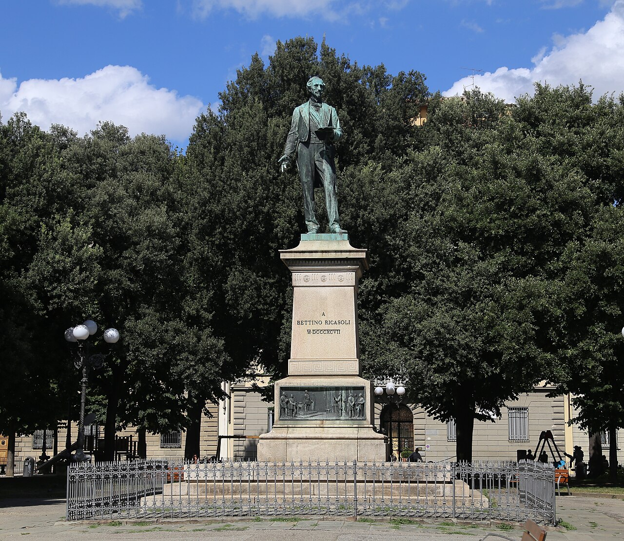 Piazza Indipendenza in Florence where a US tourist was robbed at knifepoint. Rufus46, CC BY-SA 3.0 , via Wikimedia Commons