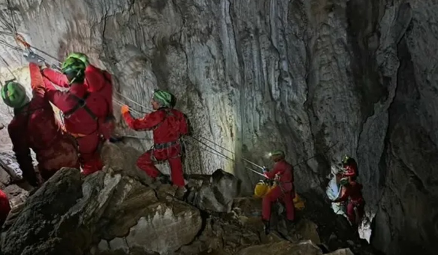 caver freed from flying boars cave in Piemonte