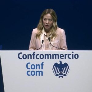 meloni pledges tax cuts at conf com