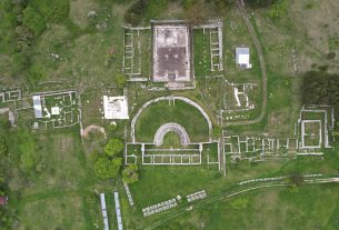 Aerial view of Pietrabbondante https://molise.guideslow.it/