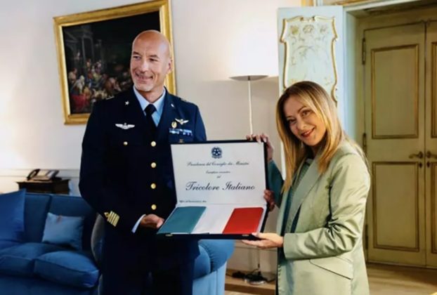 Luca parmitano receives tricolor ahead of Artemis III mission