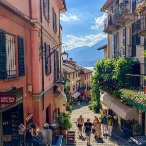 Mayor of Como bans all cycling in historic centre of town