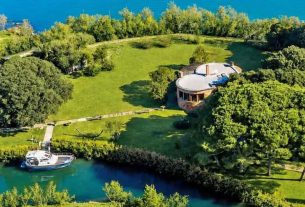 Crevan Island Venice is up for sale. Image courtesy of Lionard