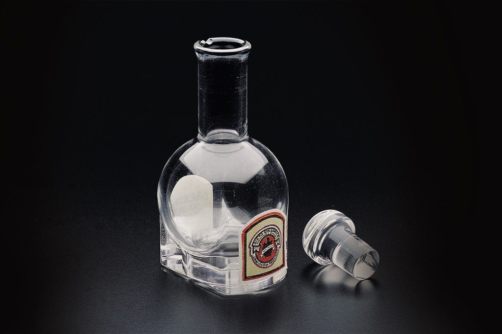 Aceto Balsamico - Bottle
Image credit: https://www.giorgettofabriziogiugiaro.it/projects/industrial/aceto-balsamico-bottle